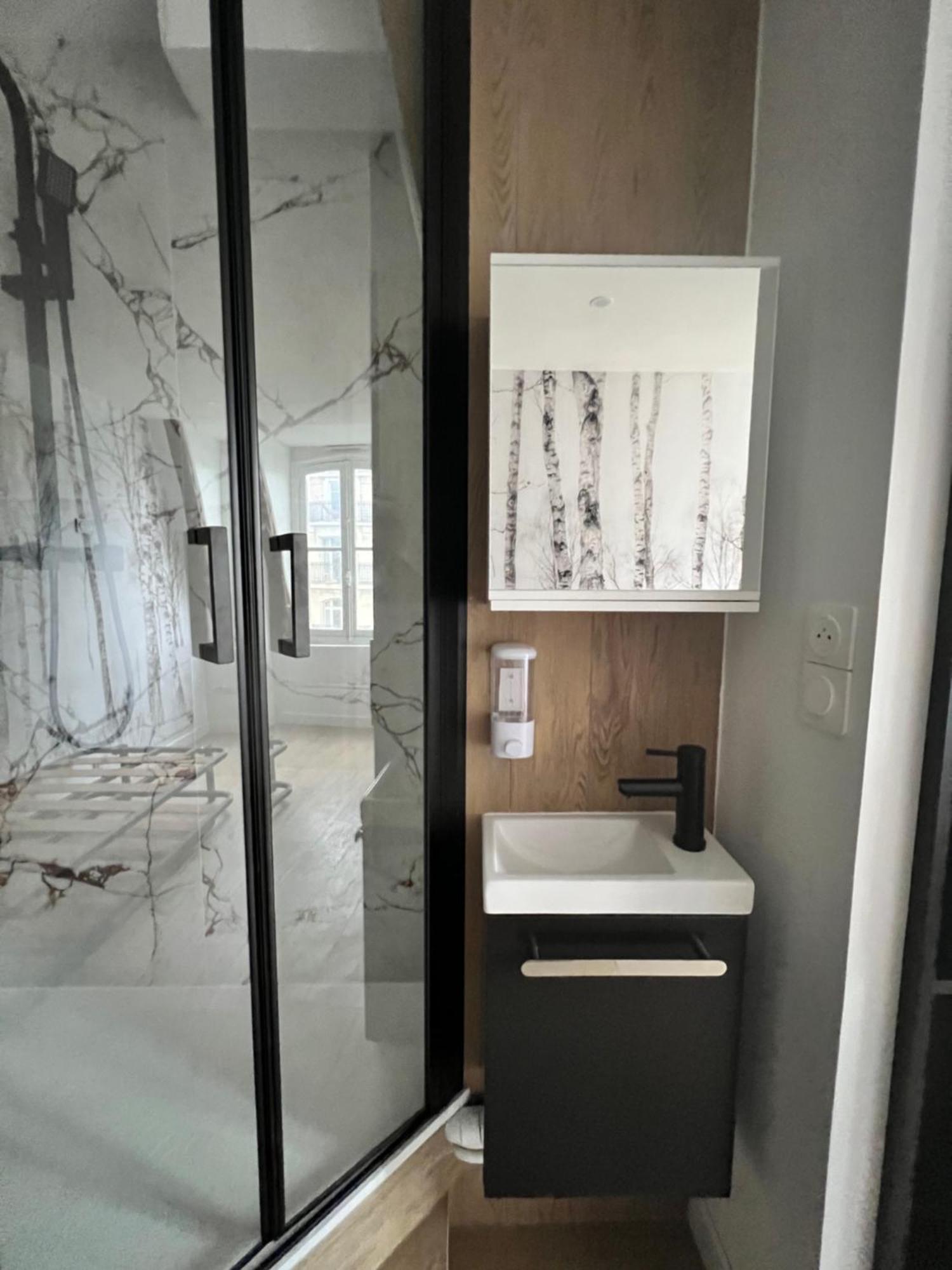 Batignolles, Montmartre Chambre 12M2 , Metro 13 Et 14 파리 외부 사진